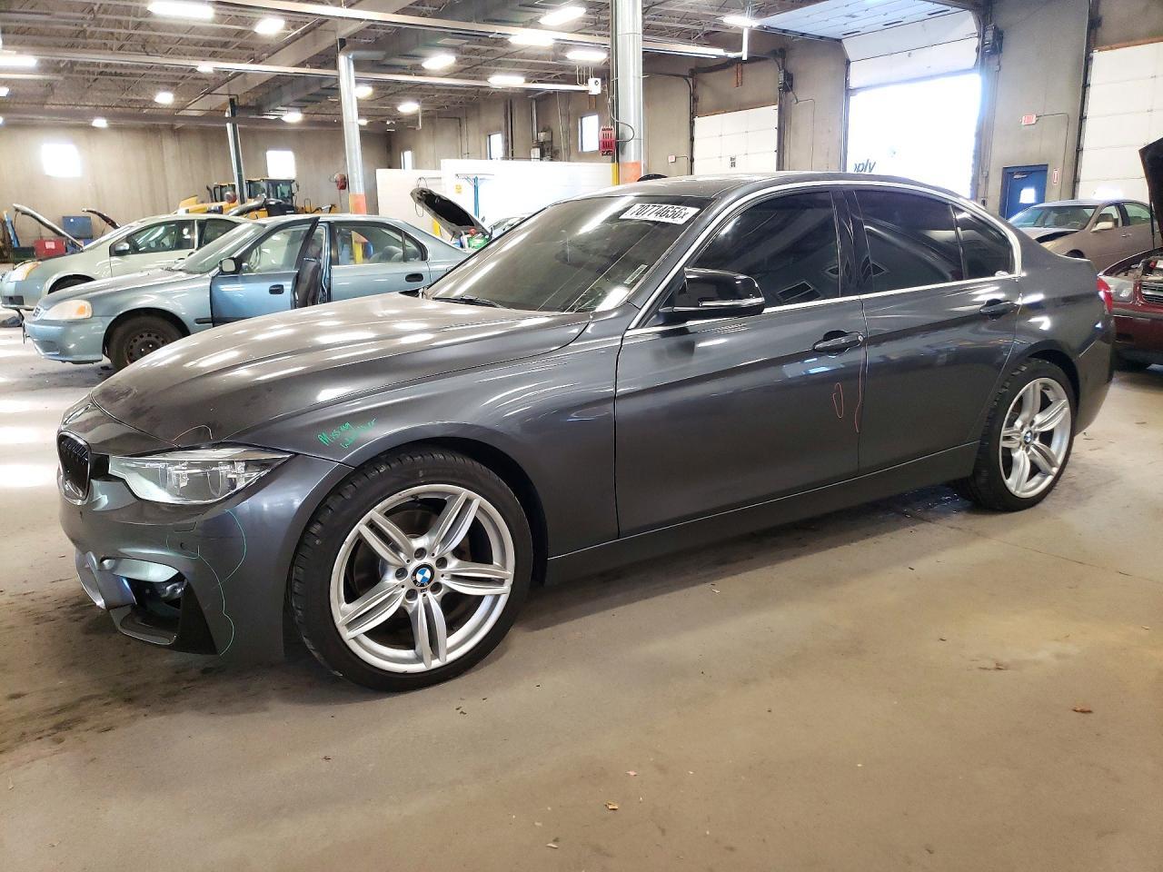 2017 BMW Seria 3 330i - zdjęcie główne