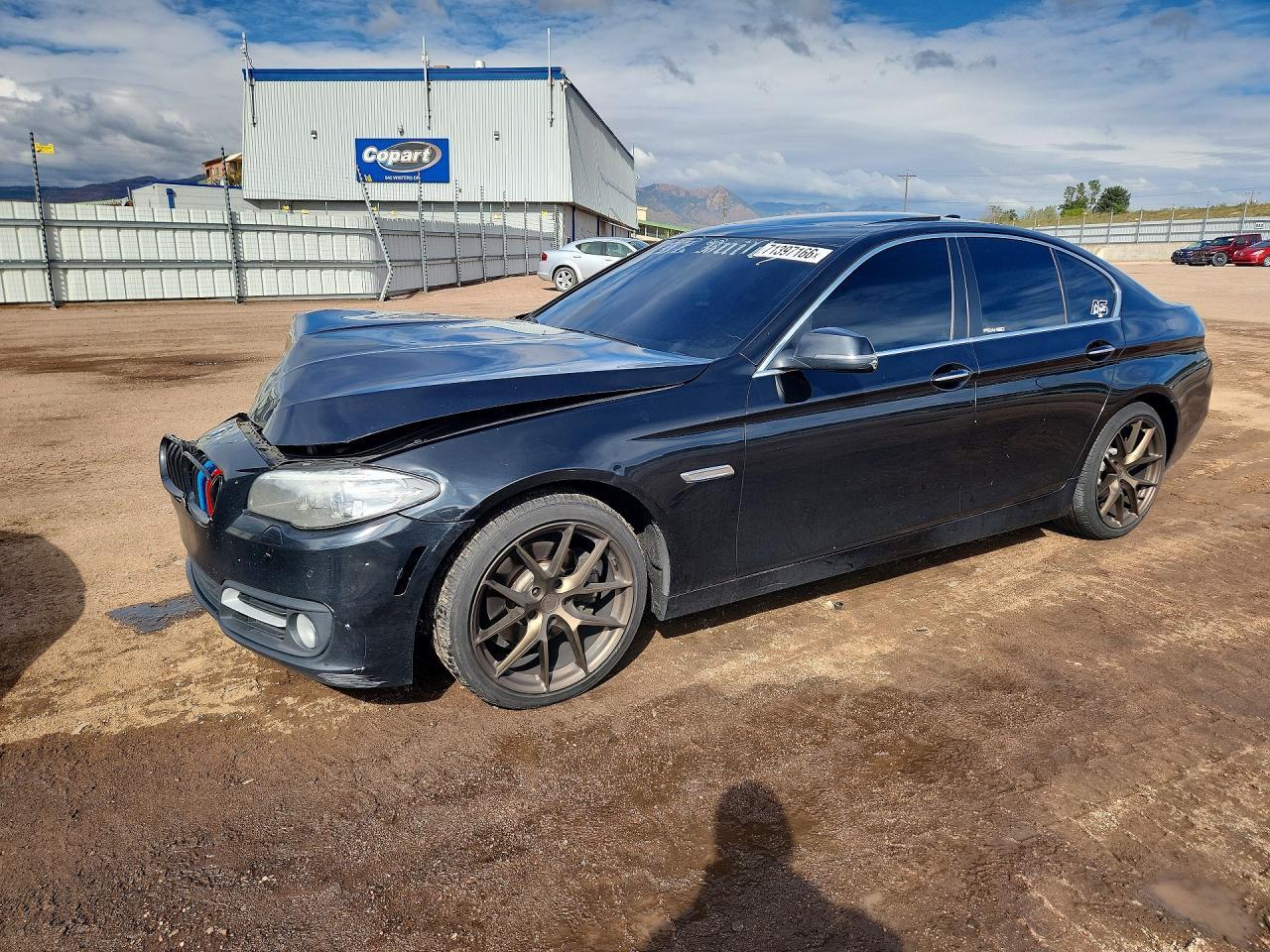2015 BMW Seria 5 528i - zdjęcie główne
