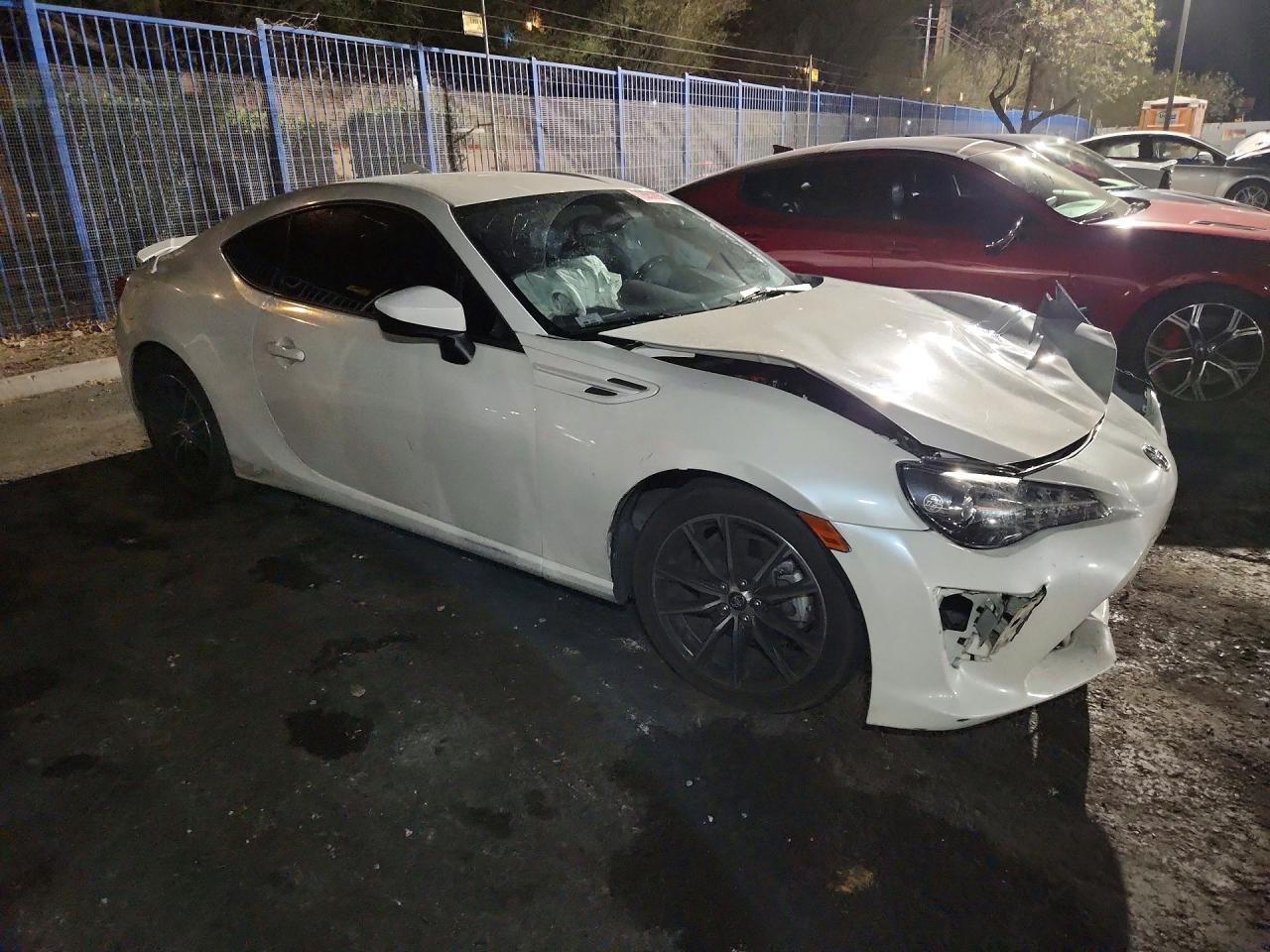 2019 Toyota 86 Base - zdjęcie 4
