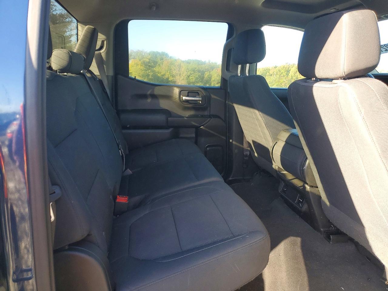 2019 Chevrolet Silverado K1500 Trail Boss Custom - zdjęcie 10