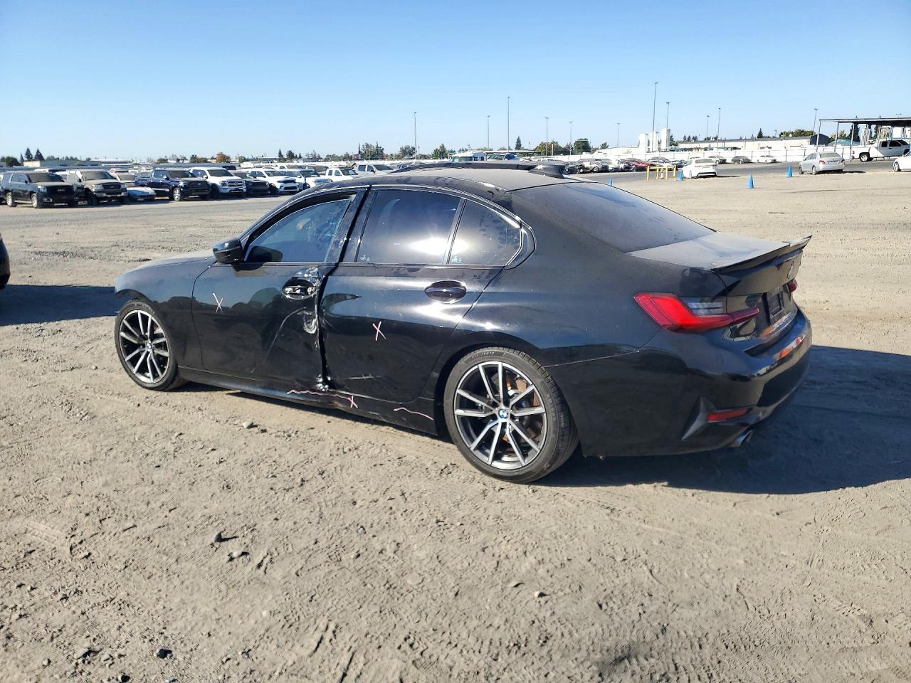 2020 BMW 330I - zdjęcie 2