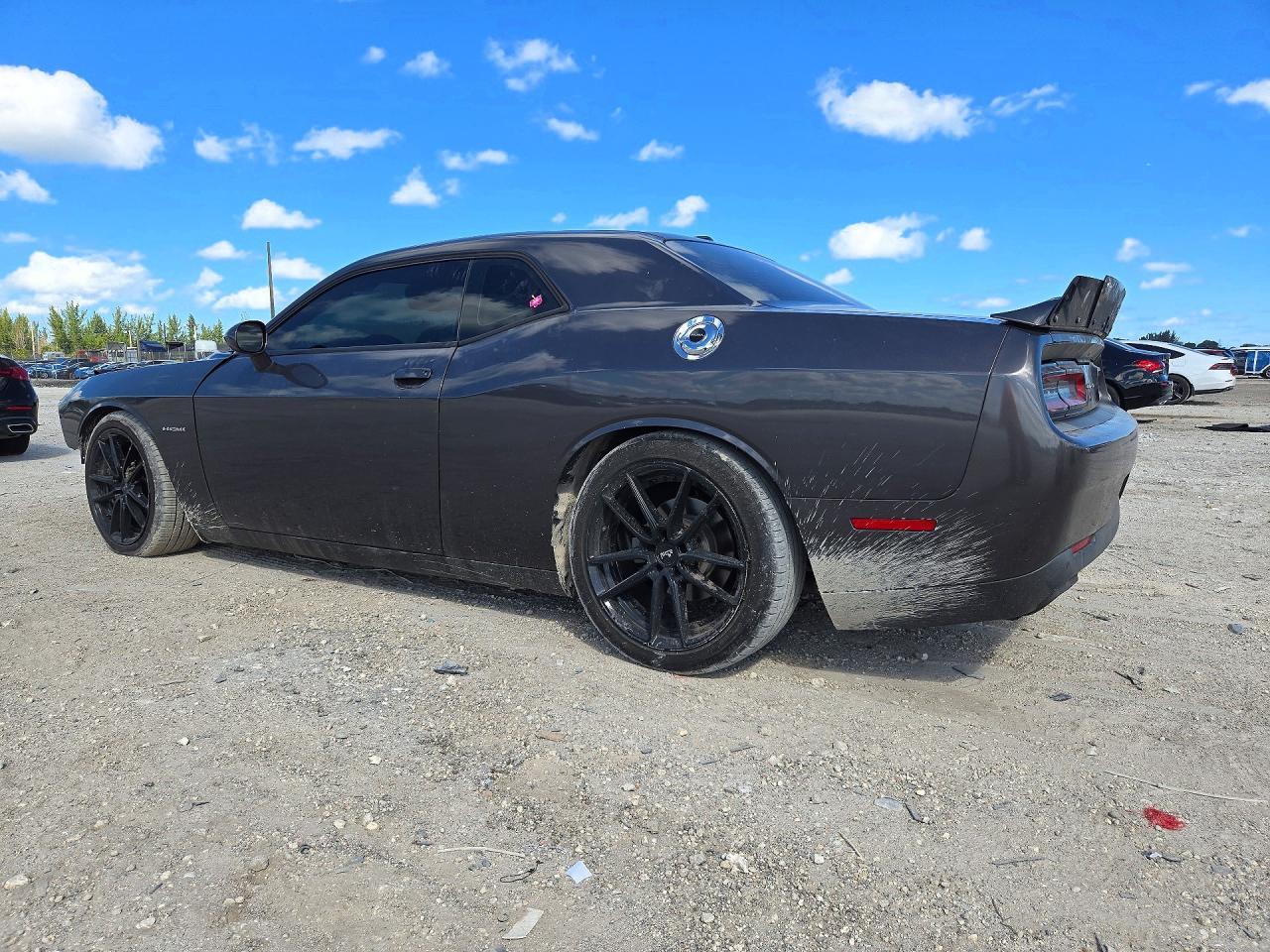 2020 Dodge Challenger R/T - zdjęcie 2