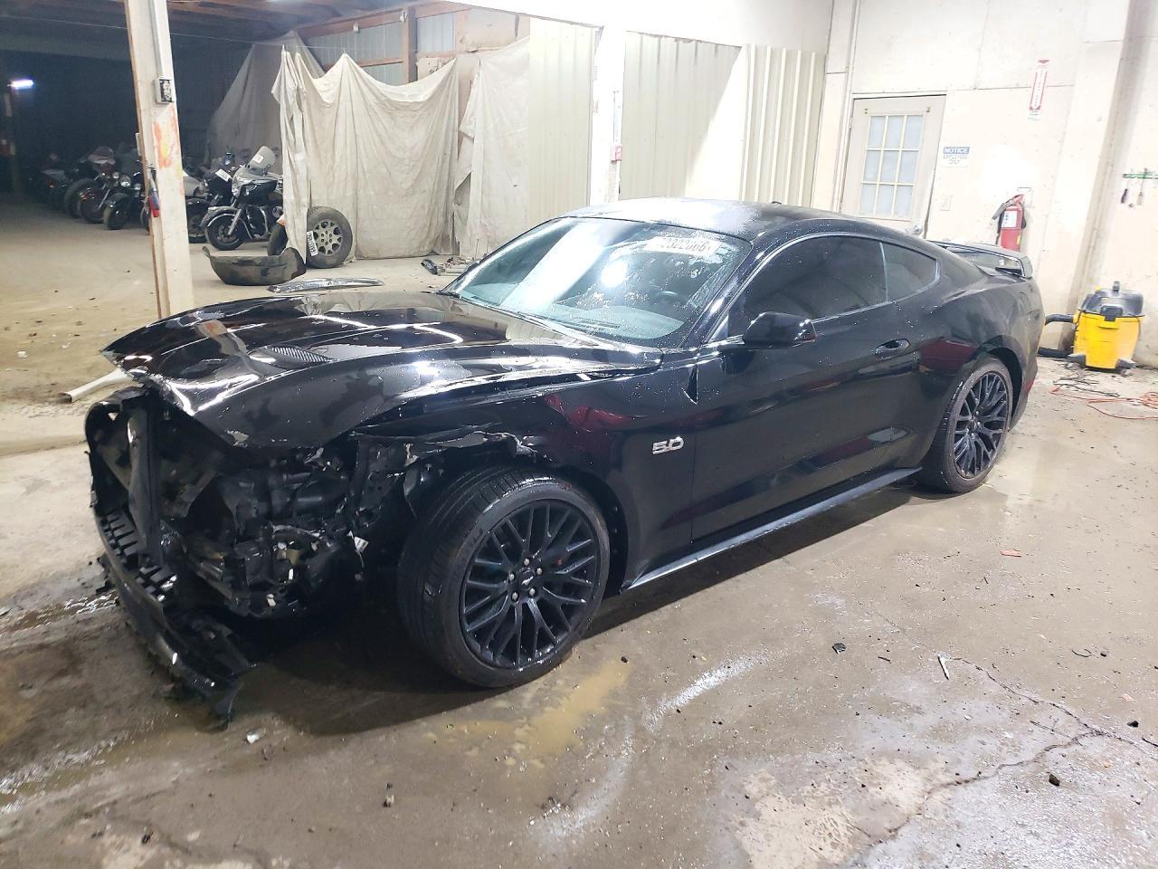 2020 Ford Mustang Gt - zdjęcie główne