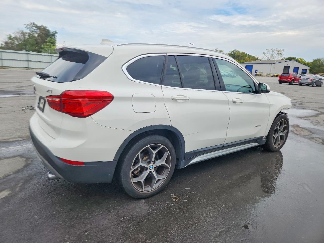 2017 BMW X1 xDrive28I - zdjęcie 3