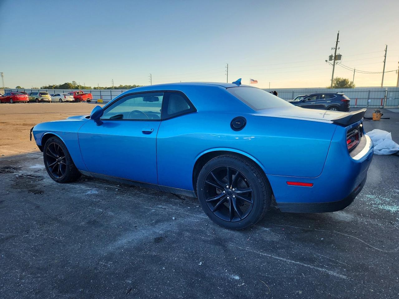2016 Dodge Challenger Sxt - zdjęcie 2