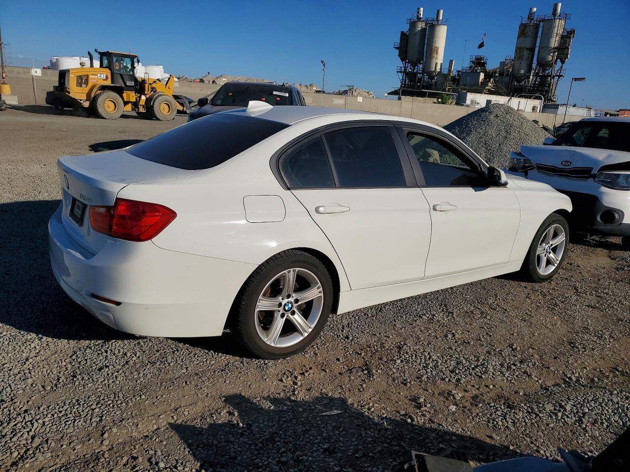 2014 BMW 320 I - zdjęcie 3