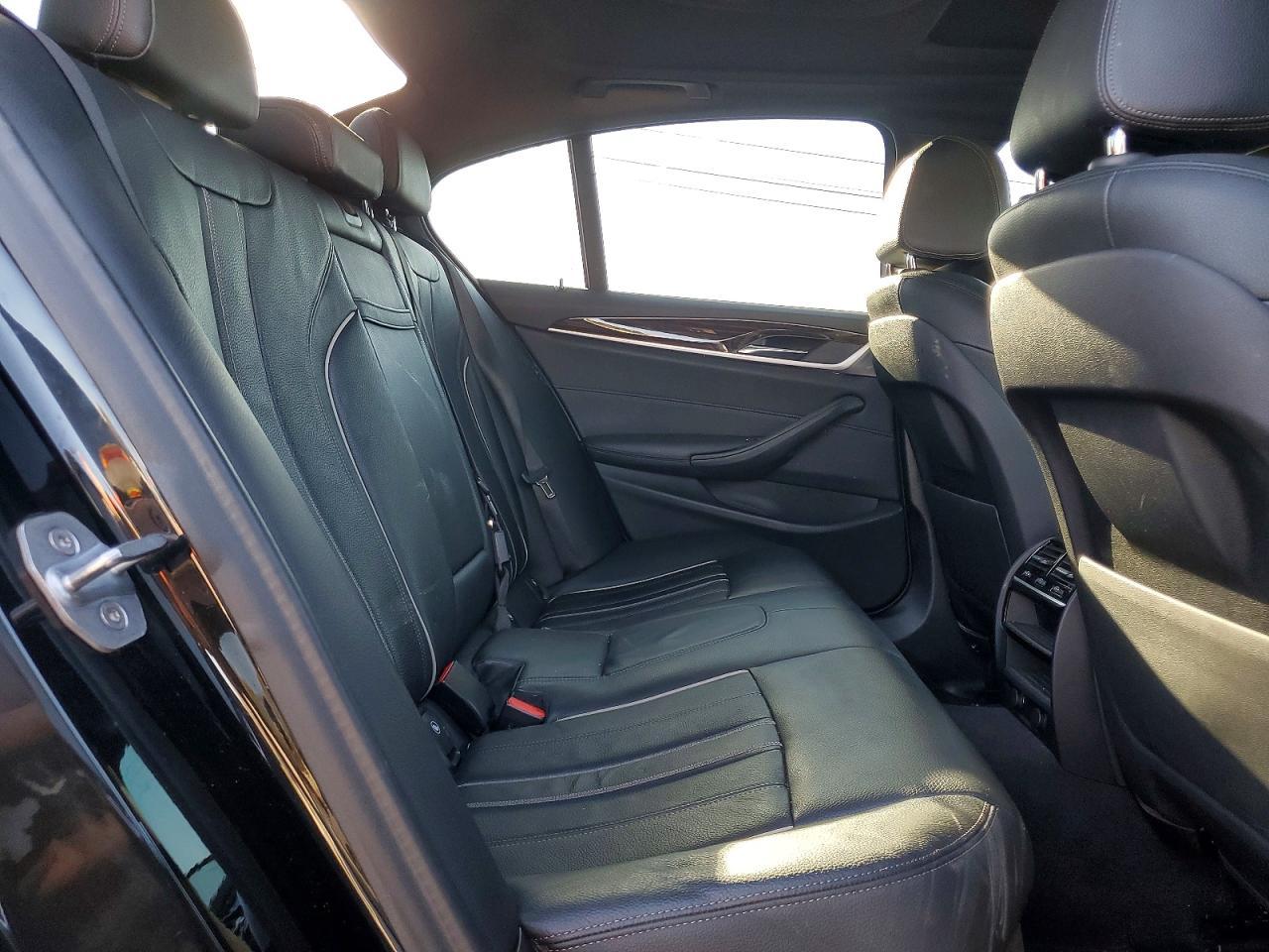 2019 BMW 530E - zdjęcie 10