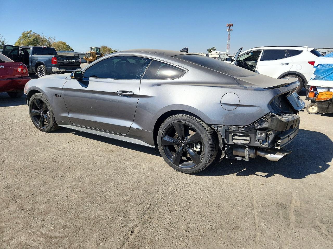 2022 Ford Mustang Gt - zdjęcie 2