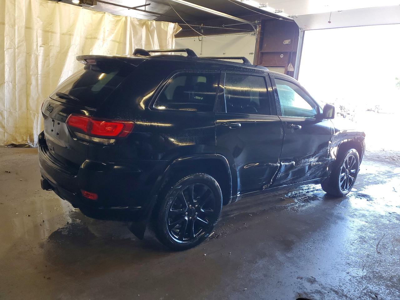 2017 Jeep Grand Cherokee Laredo - zdjęcie 3