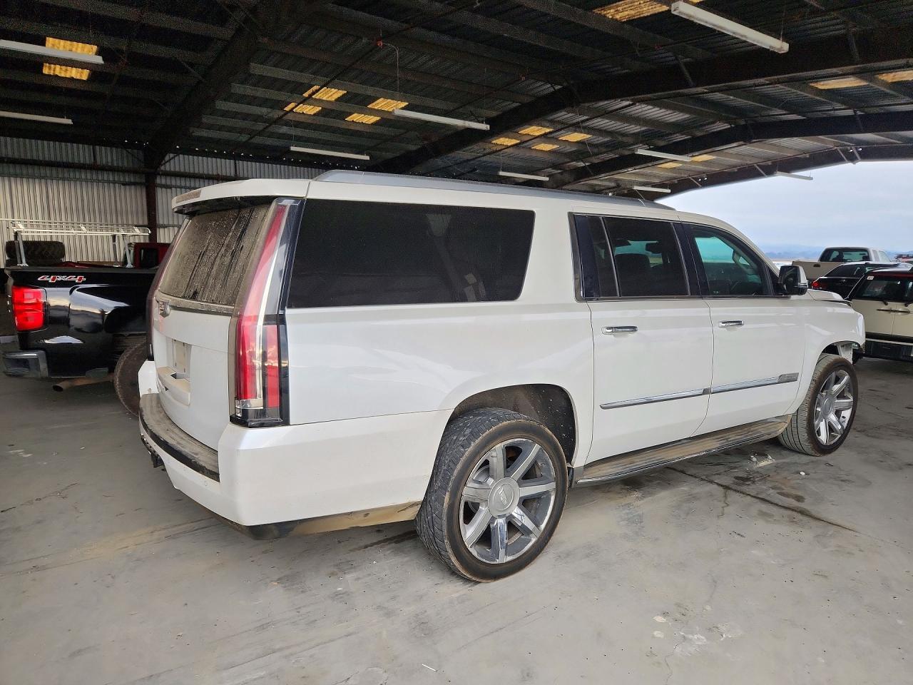 2016 Cadillac Escalade Esv Luxury - zdjęcie 3