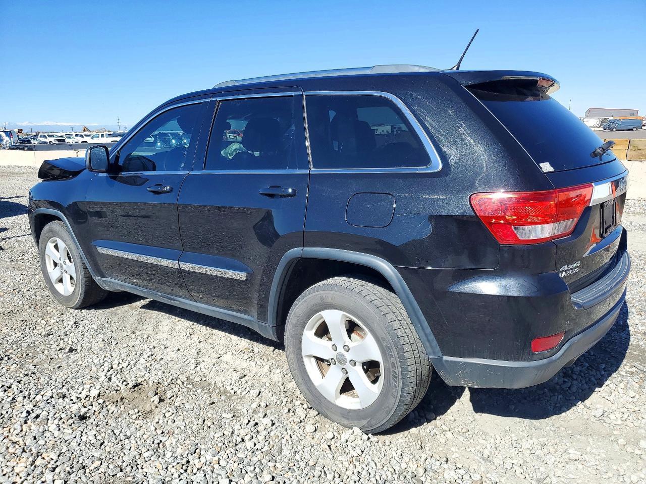 2013 Jeep Grand Cherokee Laredo - zdjęcie 2