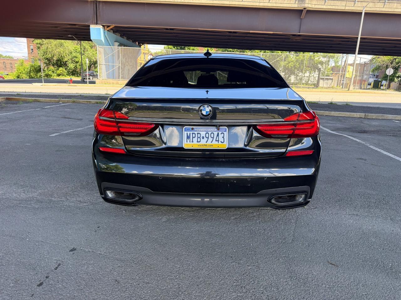 2019 BMW Seria 7 B7 - zdjęcie 5