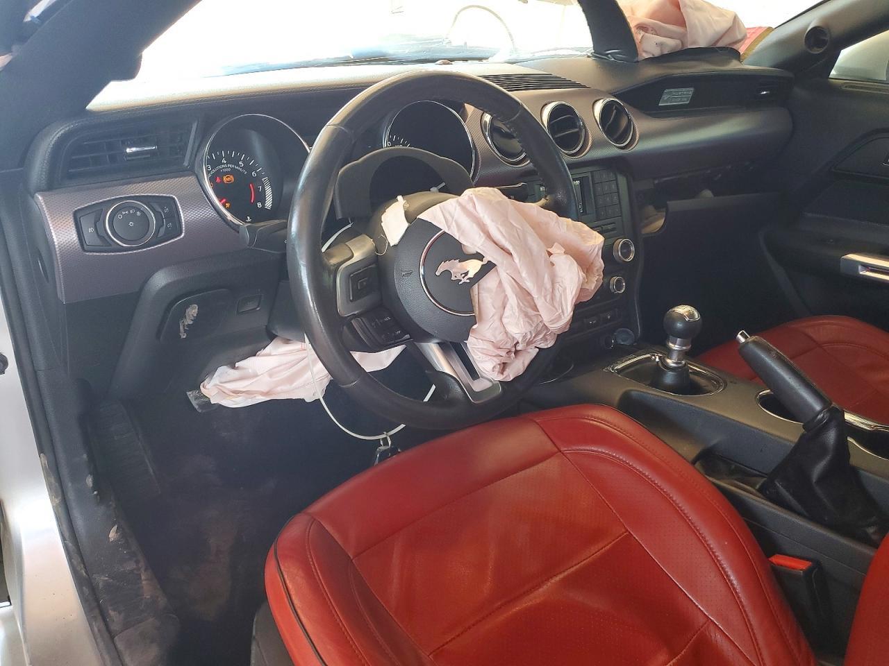 2016 Ford Mustang - zdjęcie 8