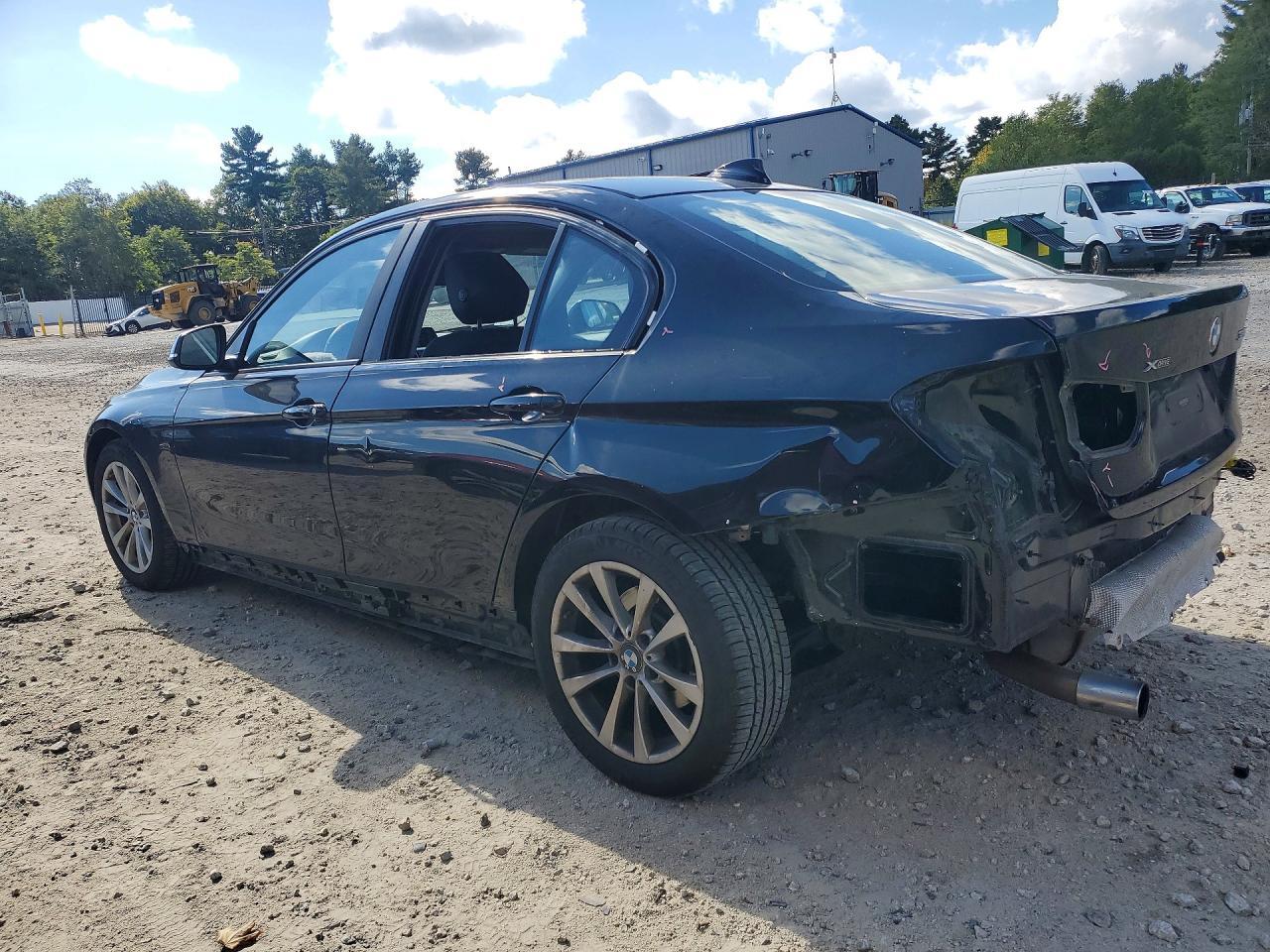2017 BMW Seria 3 320i - zdjęcie 2