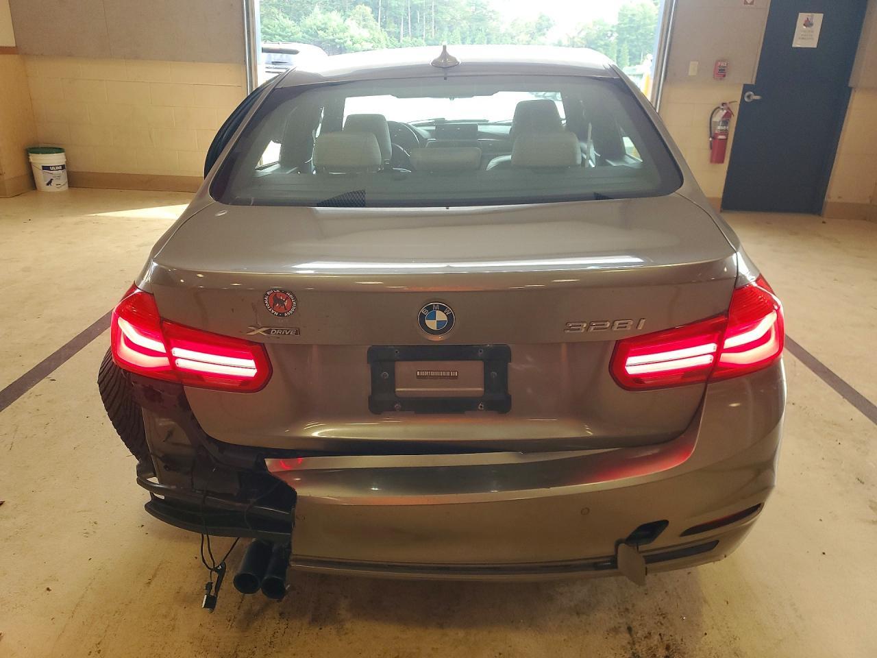 2016 BMW Seria 3 328i - zdjęcie 6