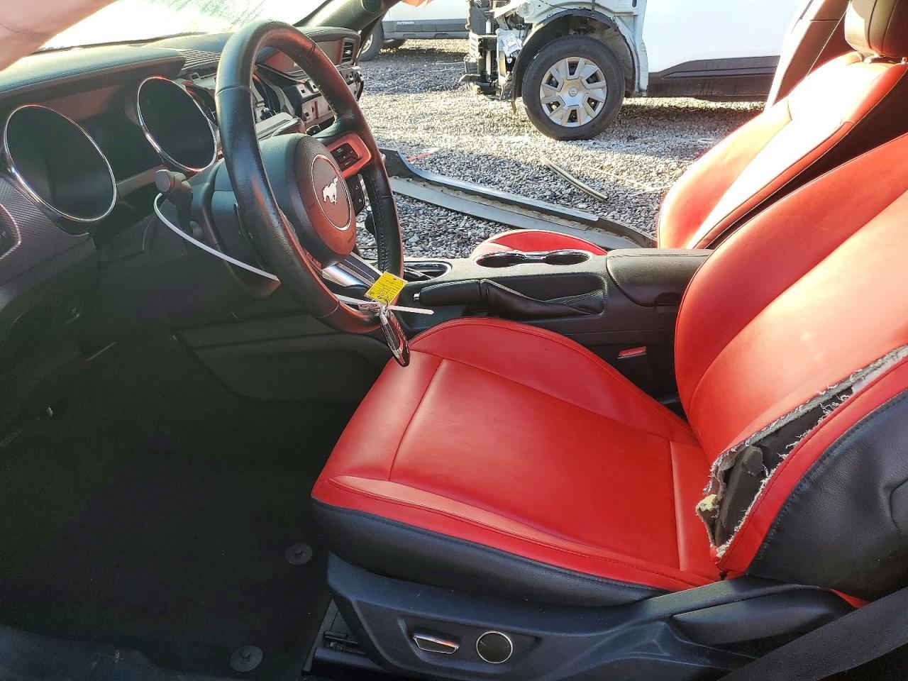 2015 Ford Mustang - zdjęcie 7
