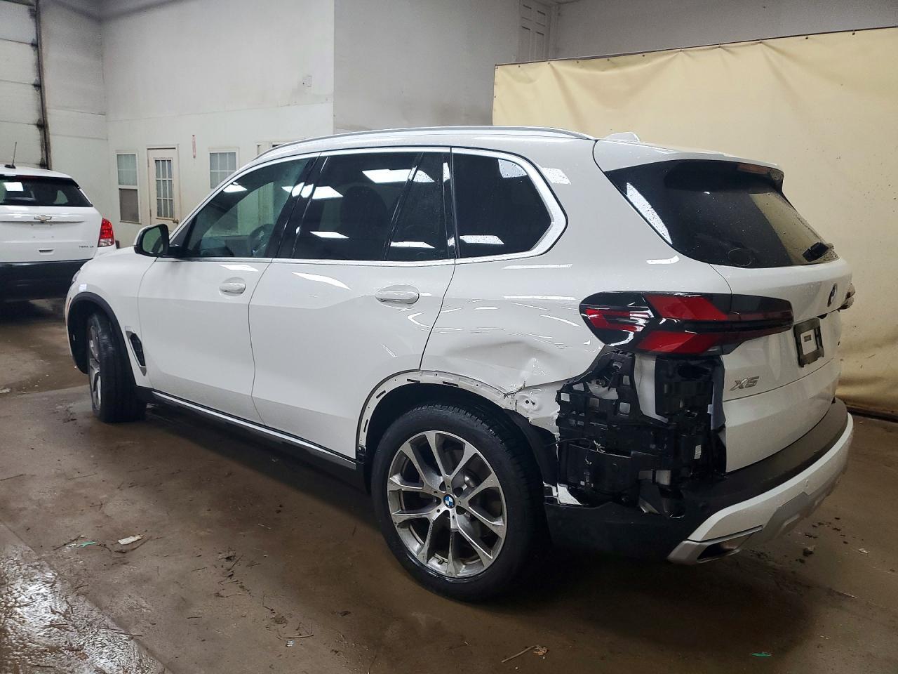 2024 BMW X5 xDrive40I - zdjęcie 2