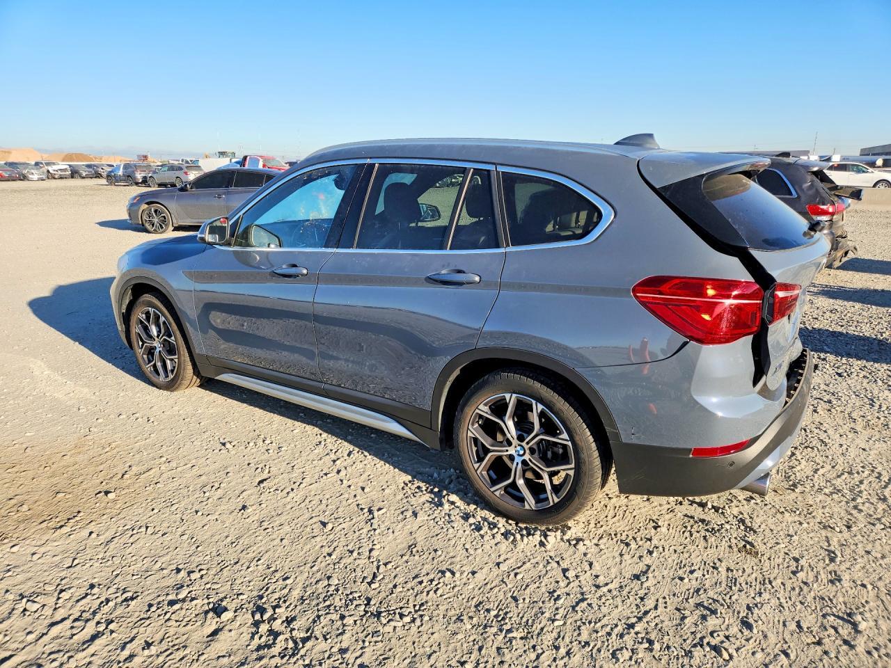 2021 BMW X1 xDrive28I - zdjęcie 2