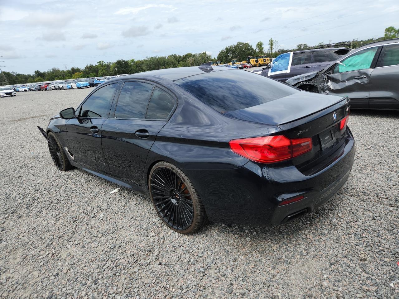 2019 BMW Seria 5 M550i - zdjęcie 2