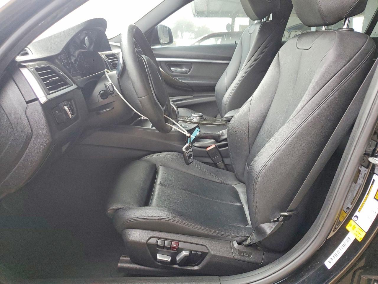 2017 BMW 330 I - zdjęcie 7