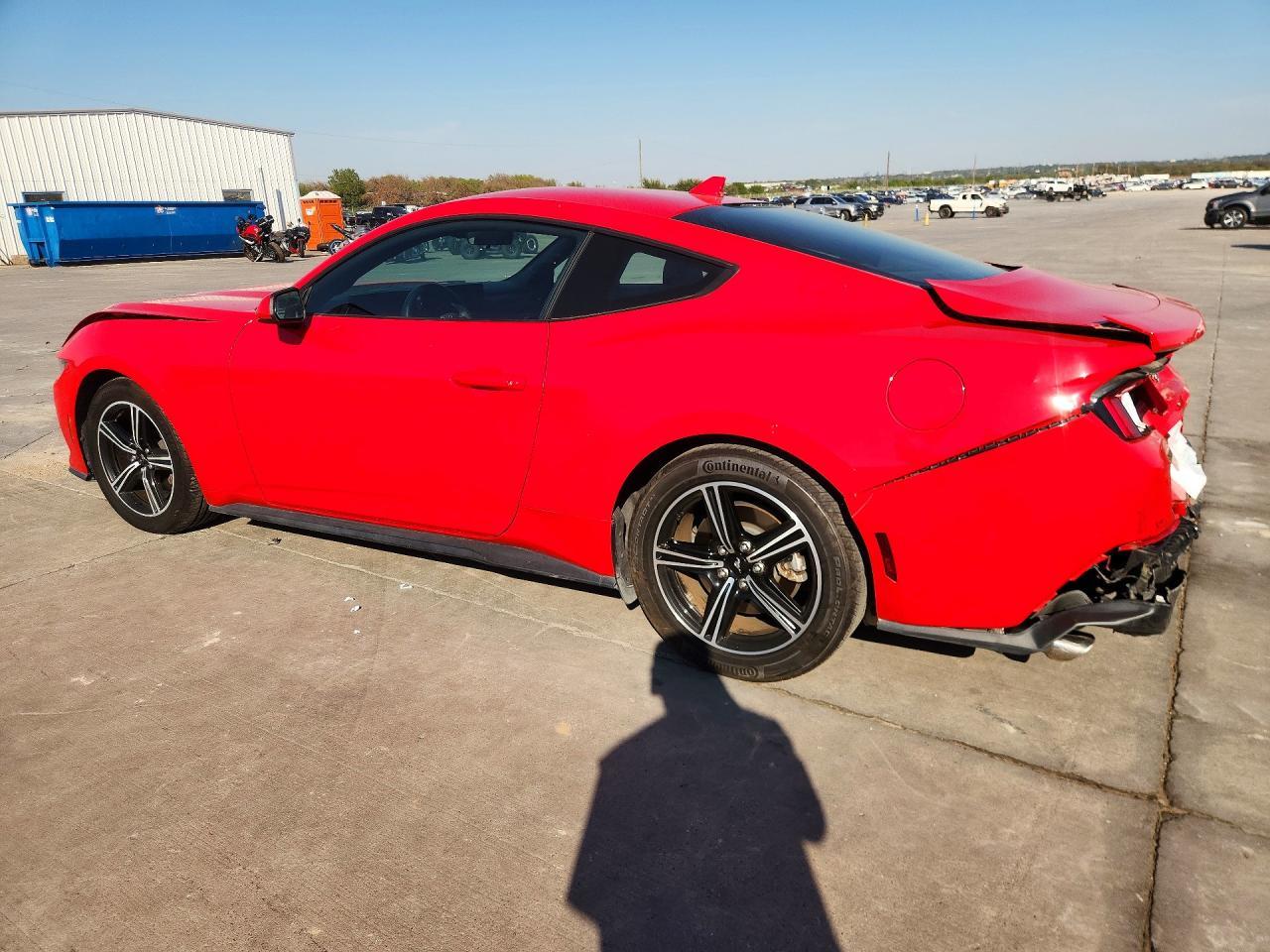 2024 Ford Mustang - zdjęcie 2