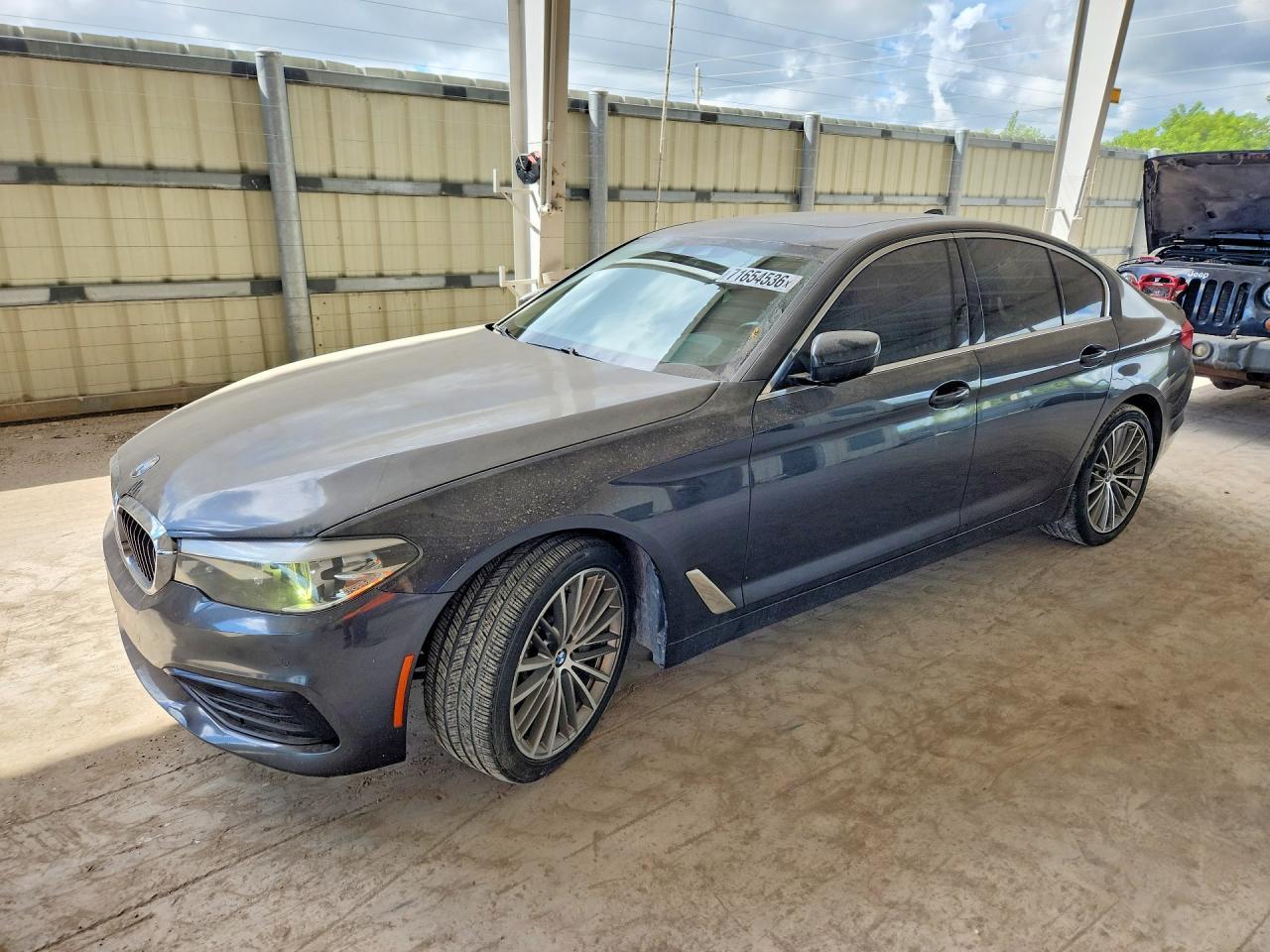 2019 BMW Seria 5 530i - zdjęcie główne