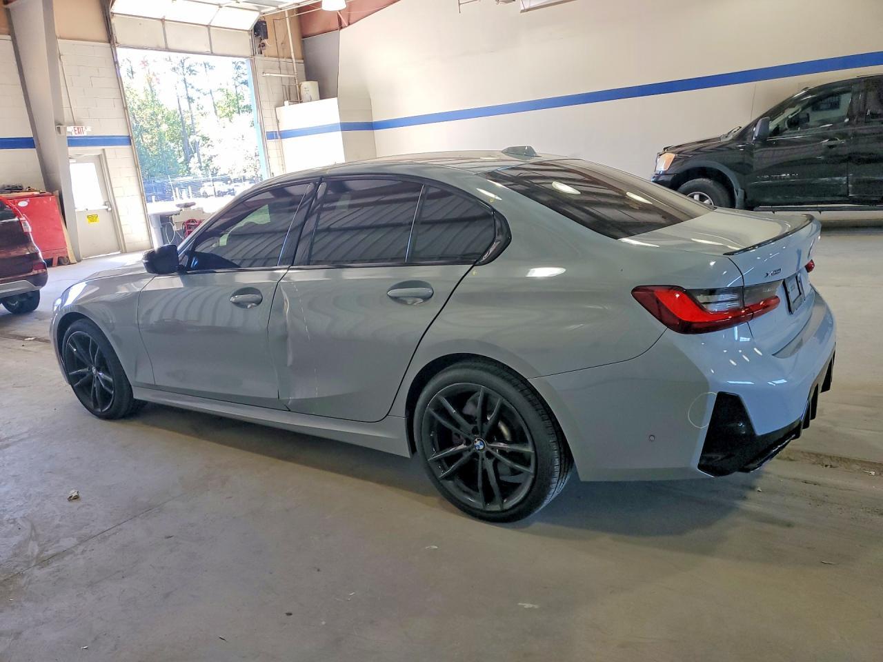 2024 BMW Seria 3 340i - zdjęcie 2