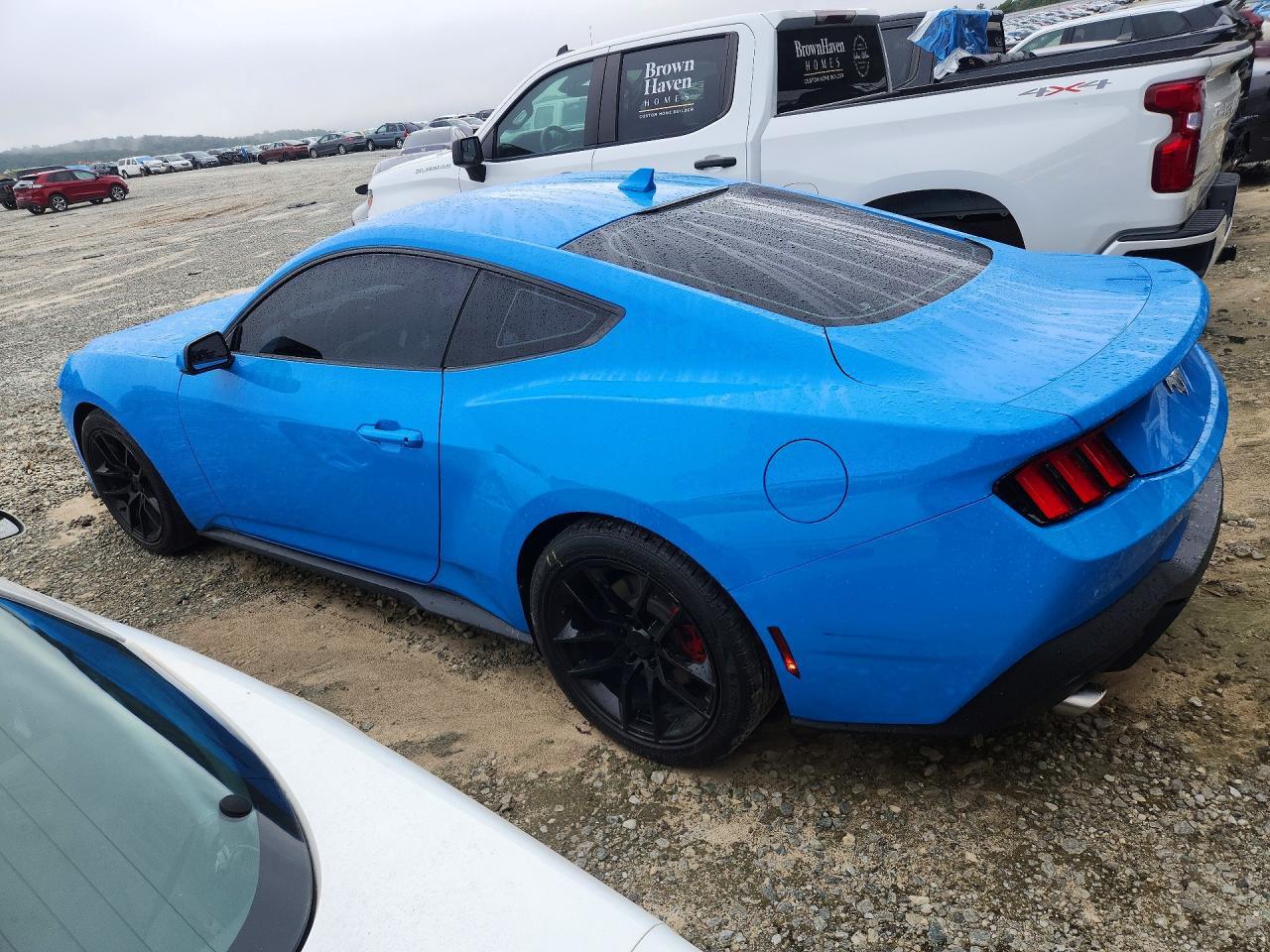 2024 Ford Mustang - zdjęcie 2
