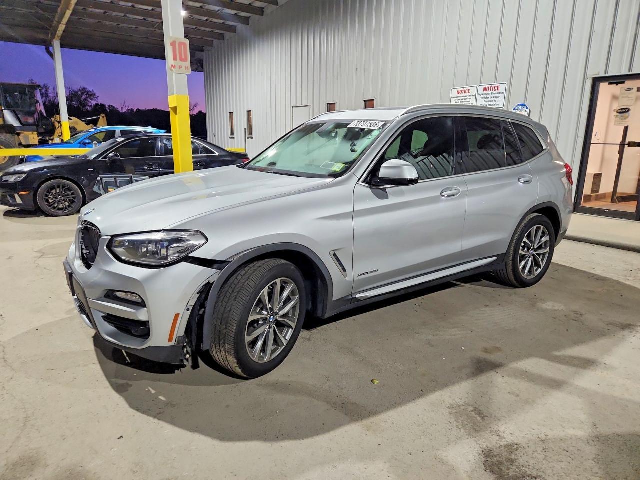 2018 BMW X3 xDrive30I - zdjęcie główne