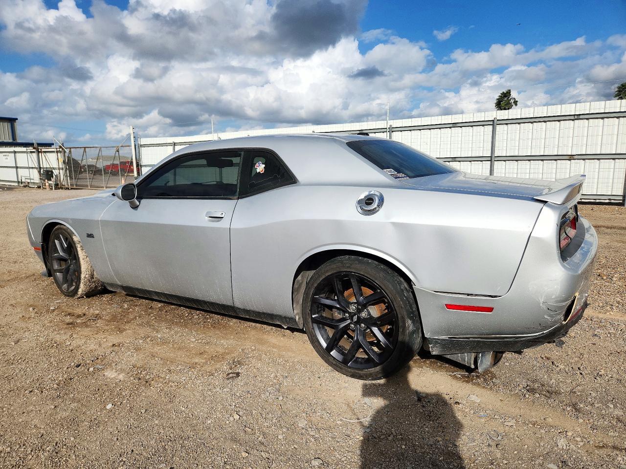 2020 Dodge Challenger R/T - zdjęcie 2