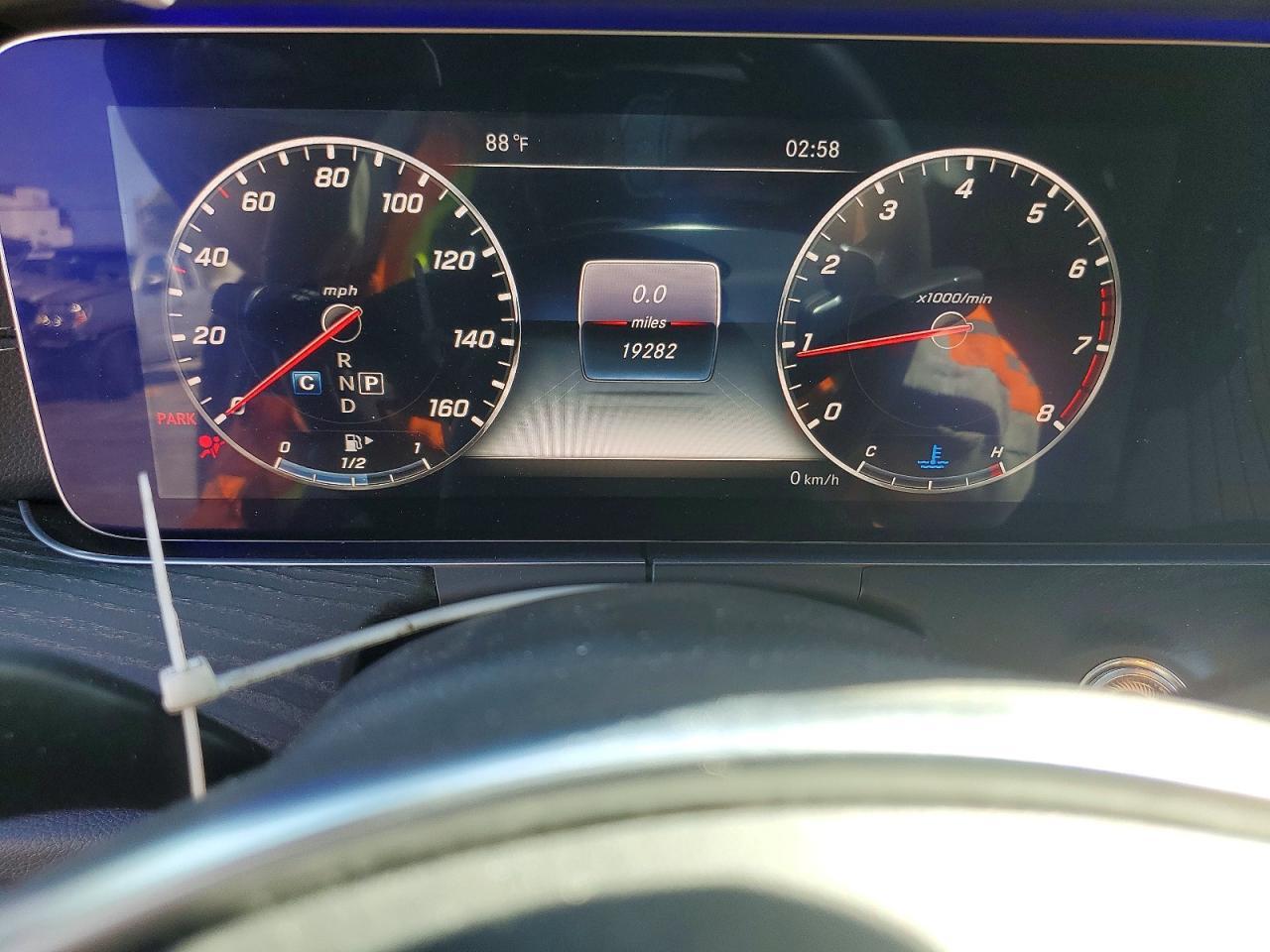 2018 Mercedes-Benz E 400 - zdjęcie 9