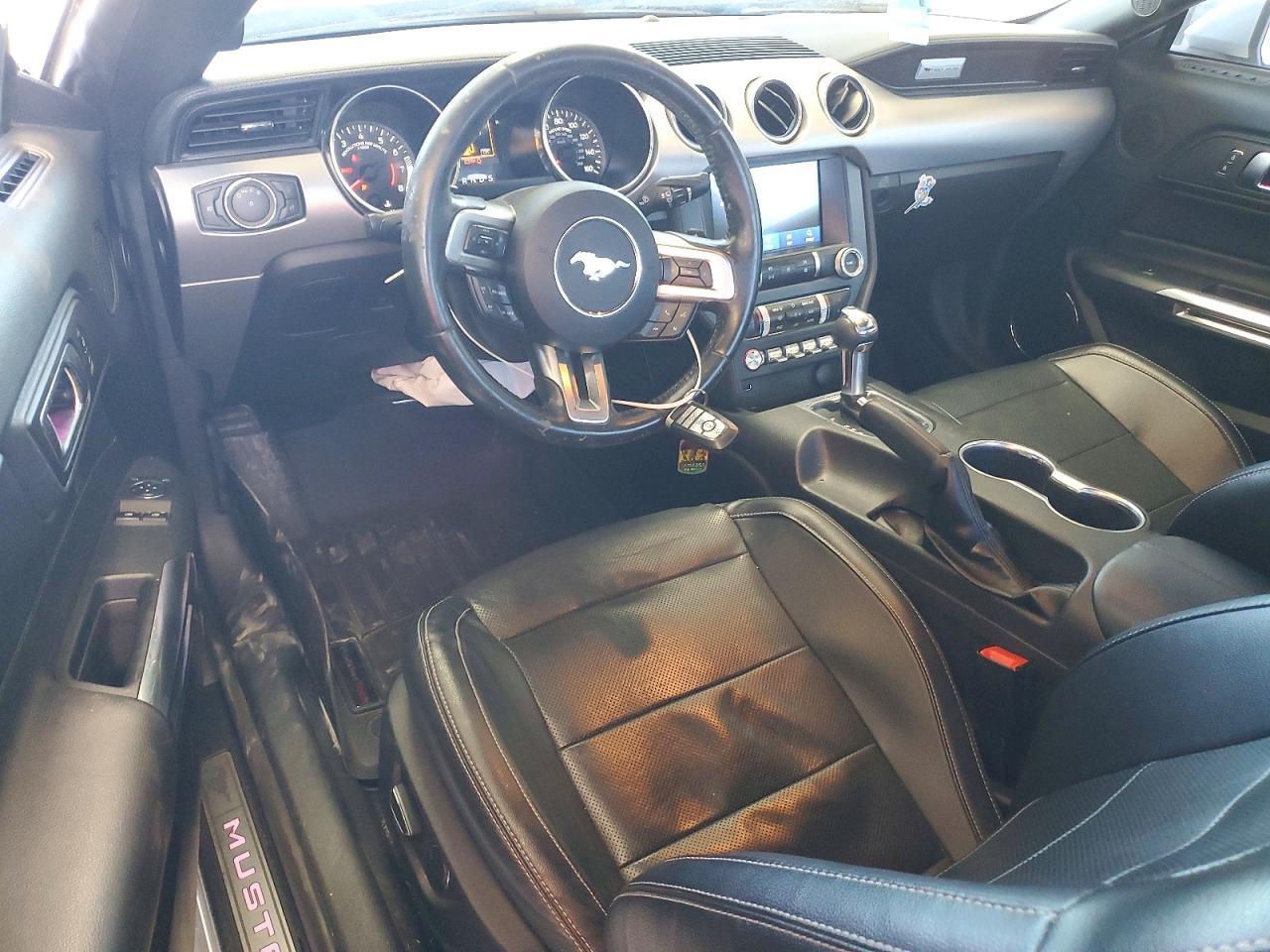2019 Ford Mustang - zdjęcie 8