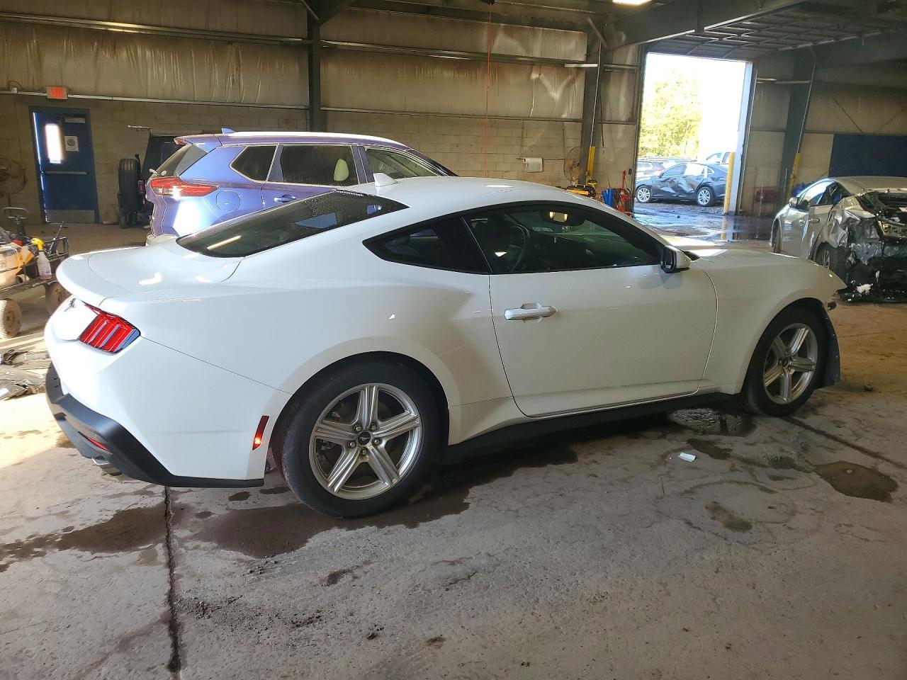 2026 Ford Mustang - zdjęcie 3