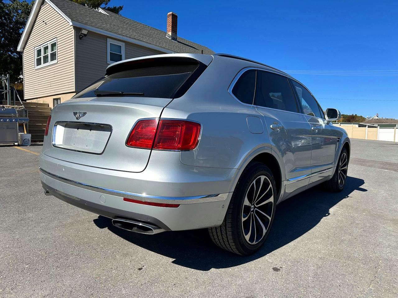 2017 Bentley Bentayga - zdjęcie 3