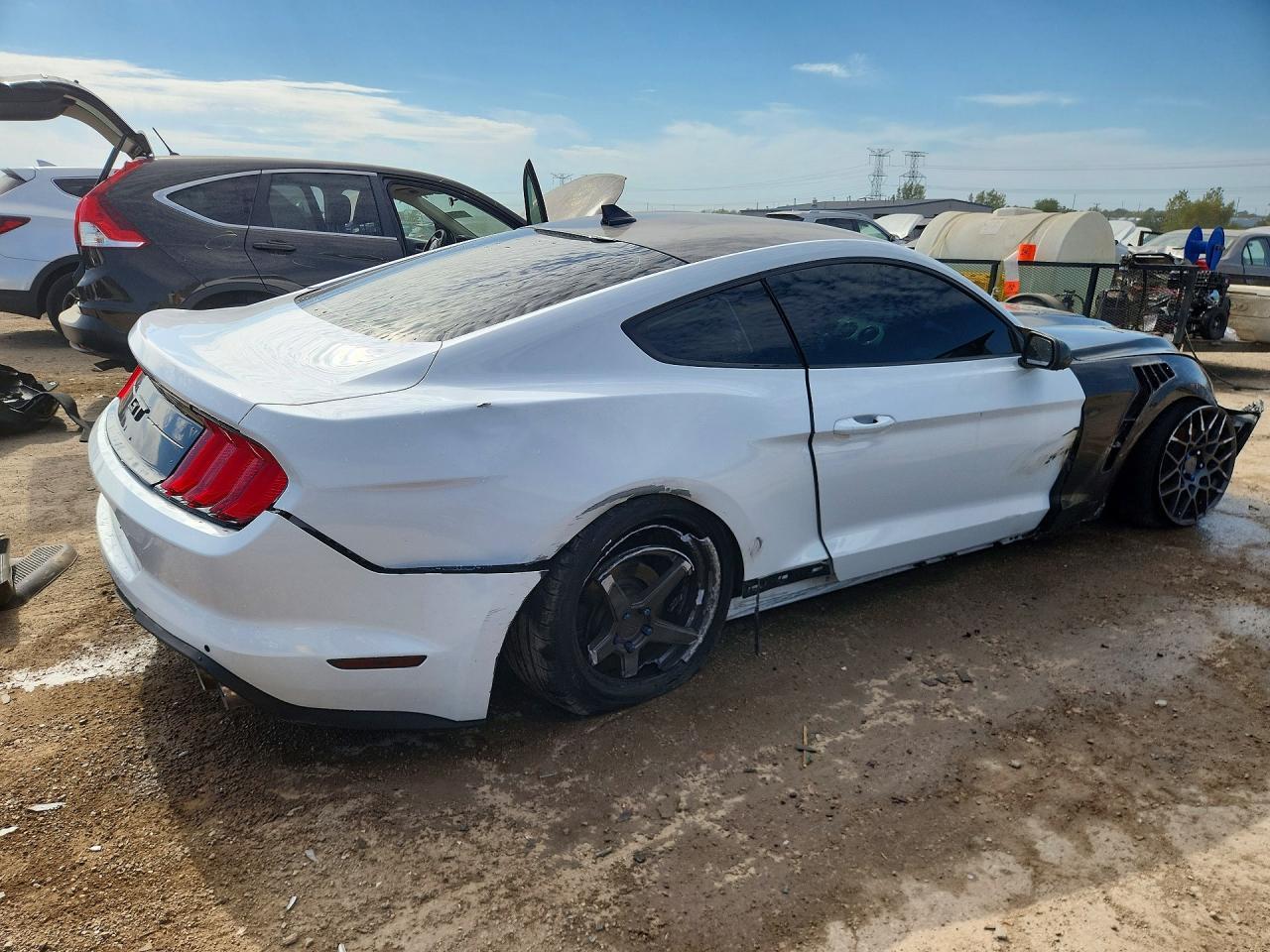 2023 Ford Mustang Gt - zdjęcie 3