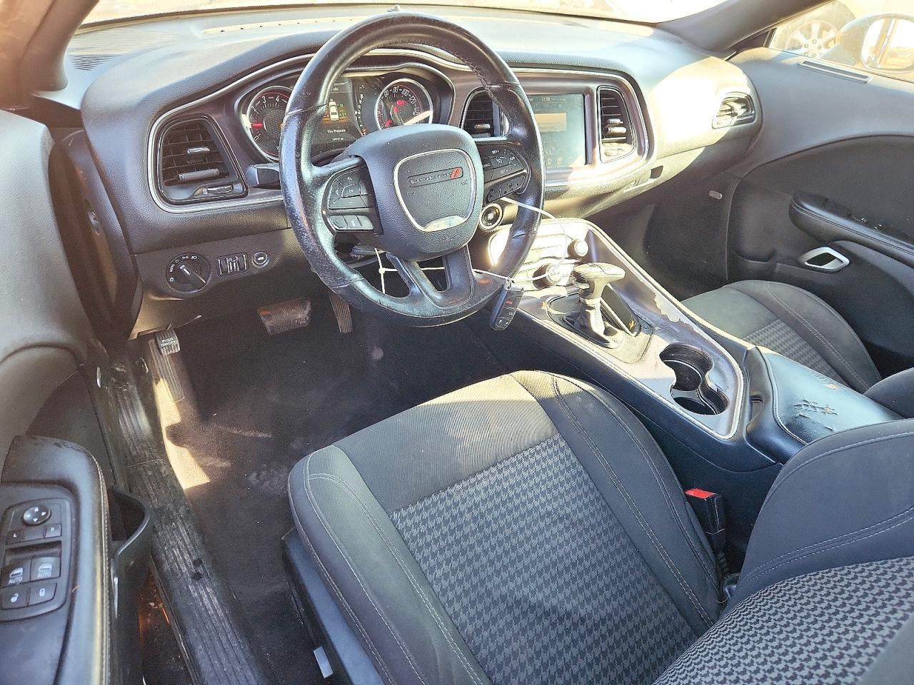2016 Dodge Challenger Sxt - zdjęcie 8