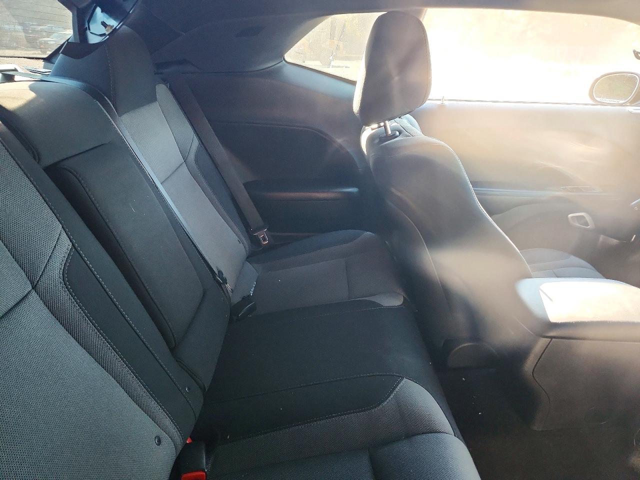 2016 Dodge Challenger Sxt - zdjęcie 10