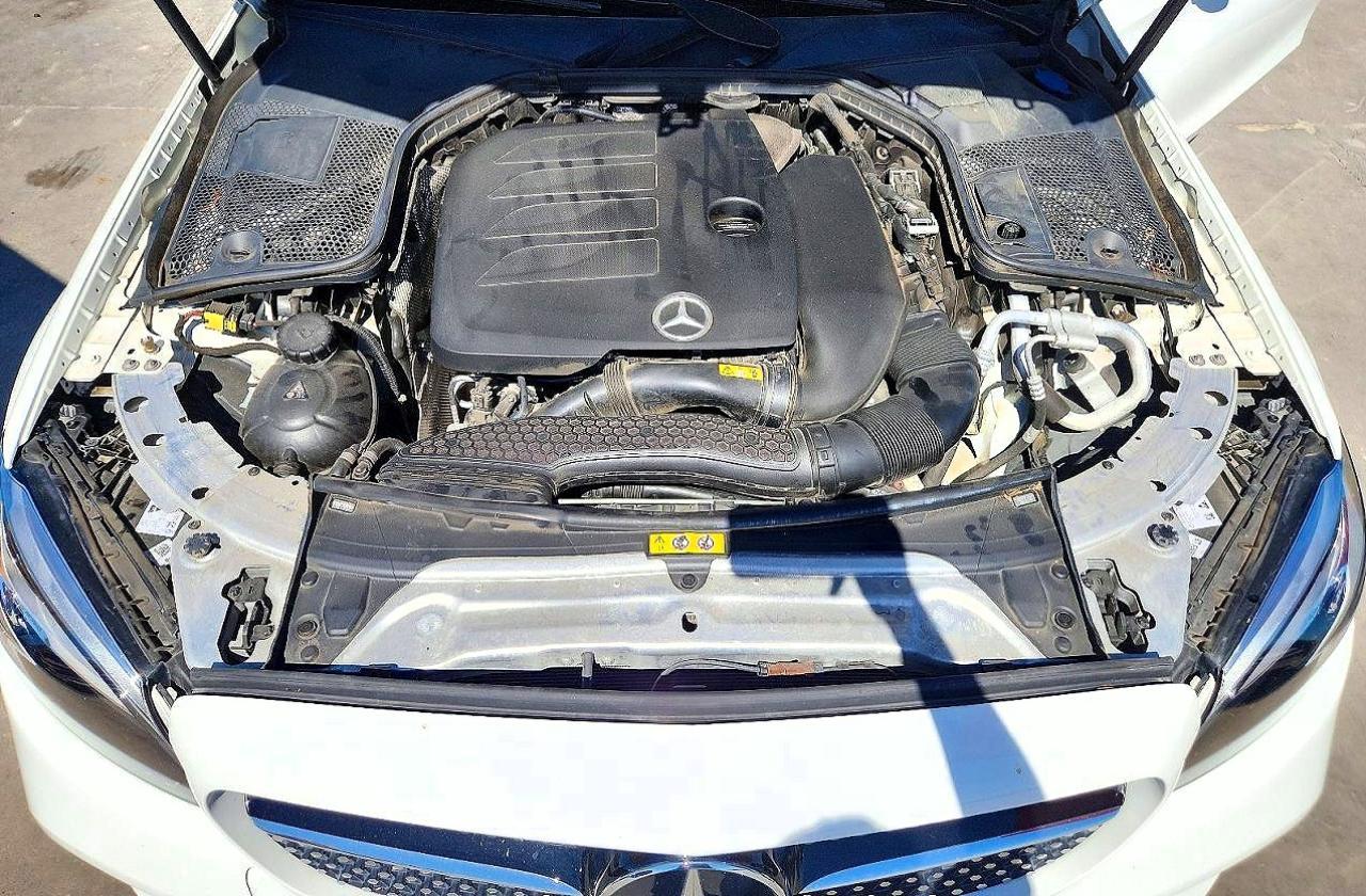 2021 Mercedes-Benz C 300 - zdjęcie 11