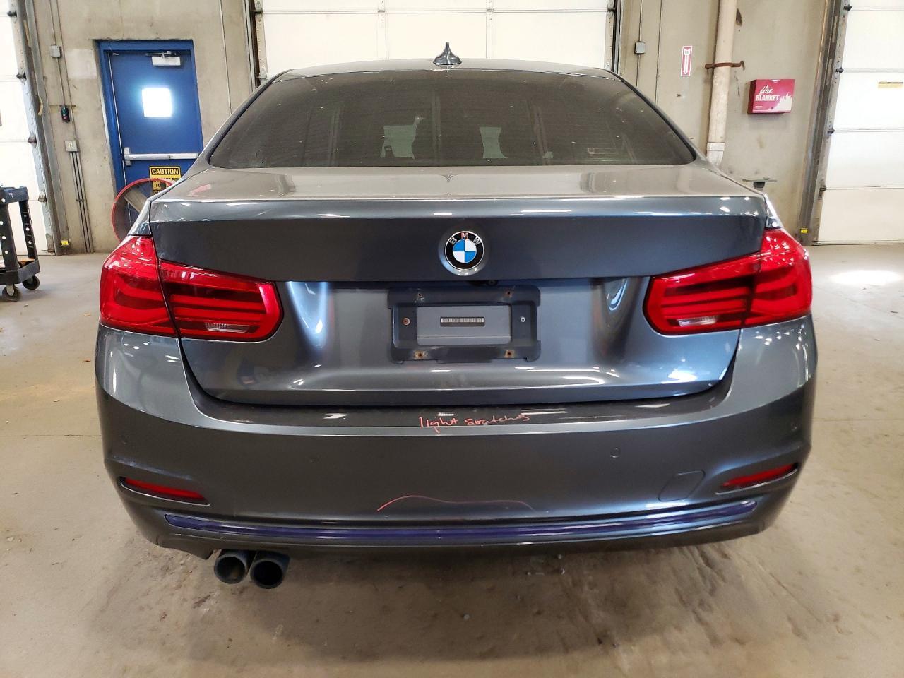 2017 BMW Seria 3 330i - zdjęcie 6