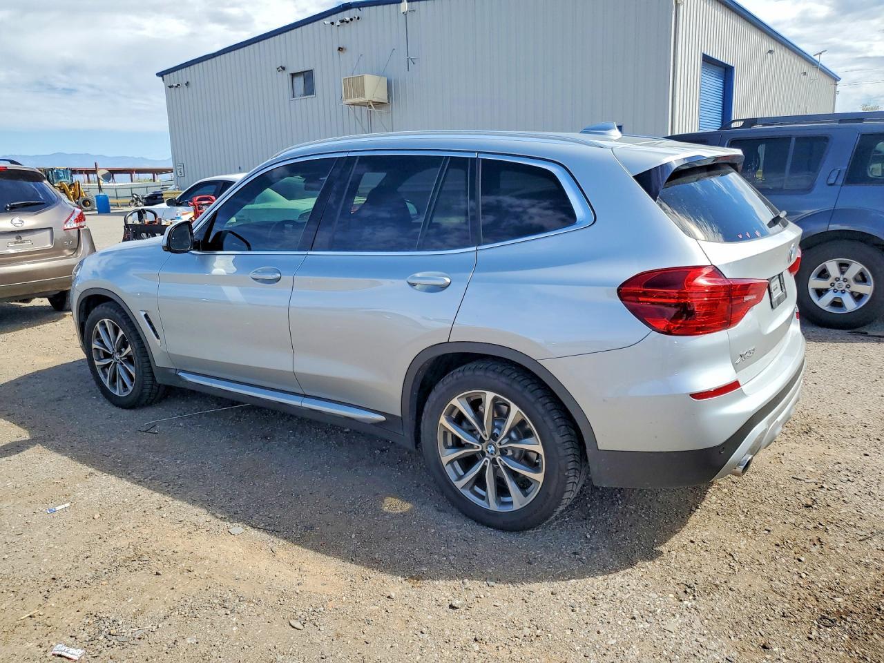 2019 BMW X3 xDrive30I - zdjęcie 2
