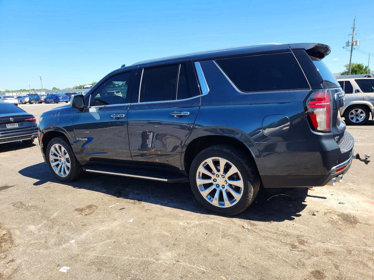 2021 Chevrolet Tahoe C1500 Premier - zdjęcie 2