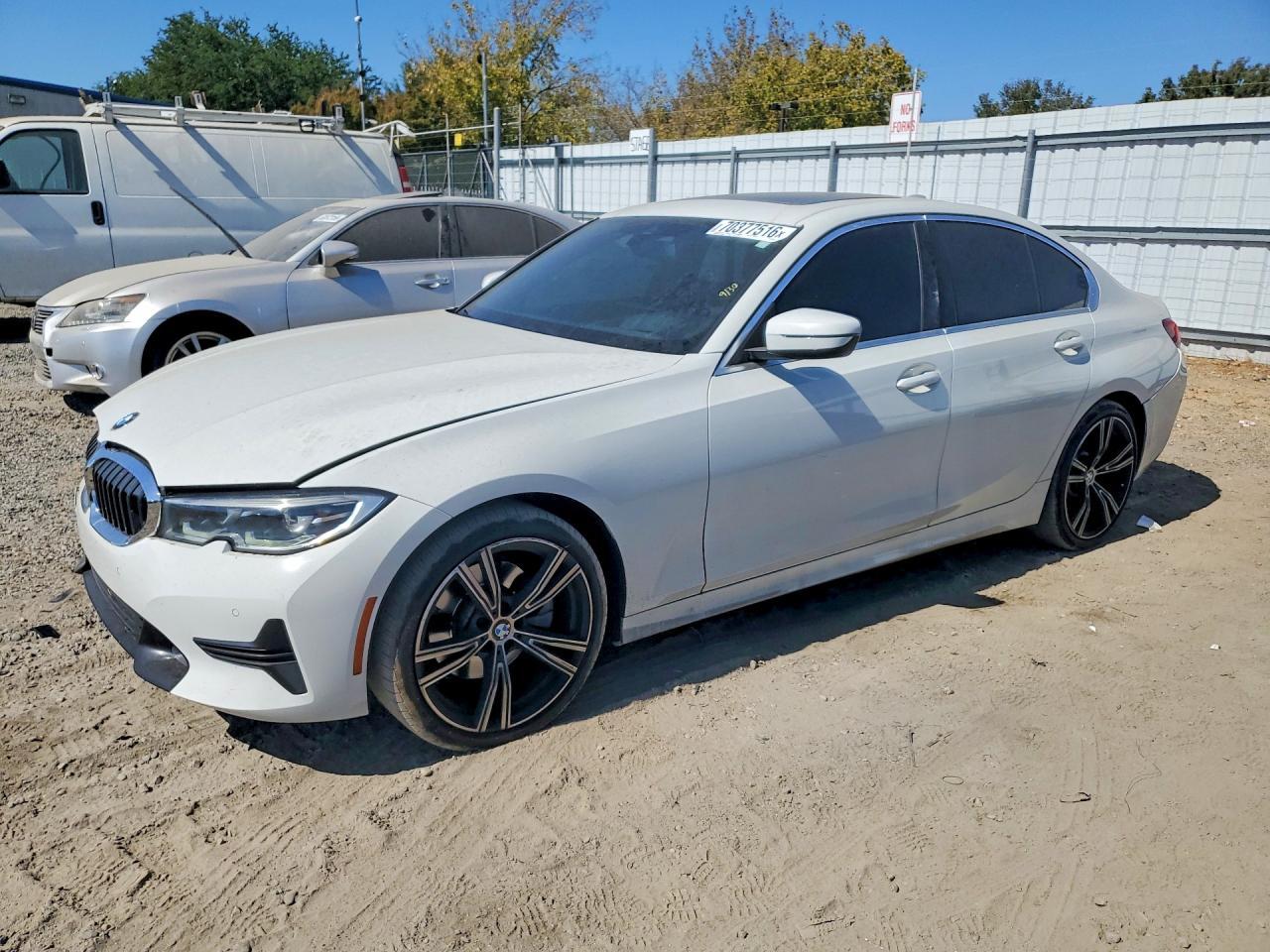 2021 BMW 330I - zdjęcie główne