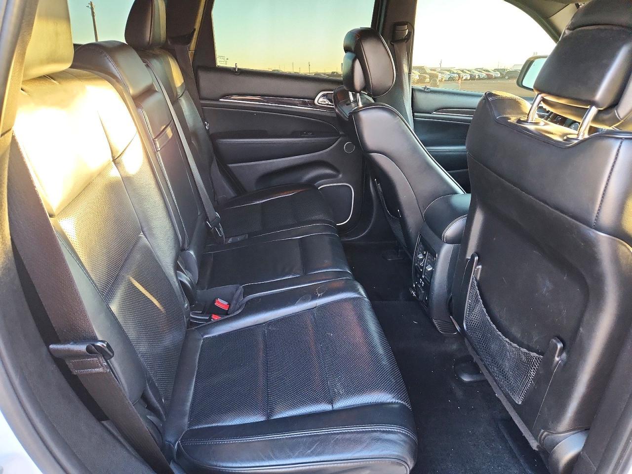 2015 Jeep Grand Cherokee Overland - zdjęcie 11