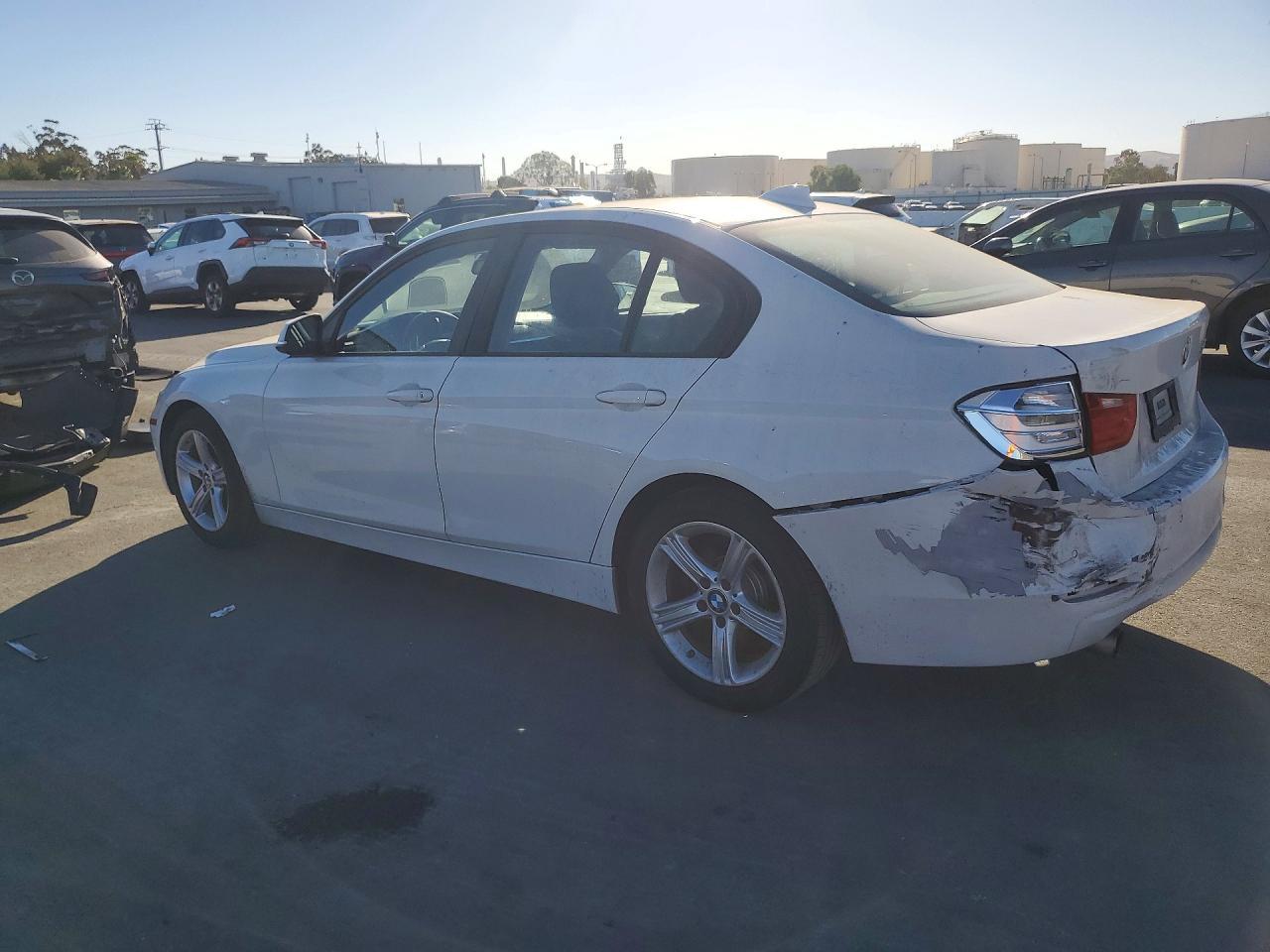 2014 BMW 320 I - zdjęcie 2