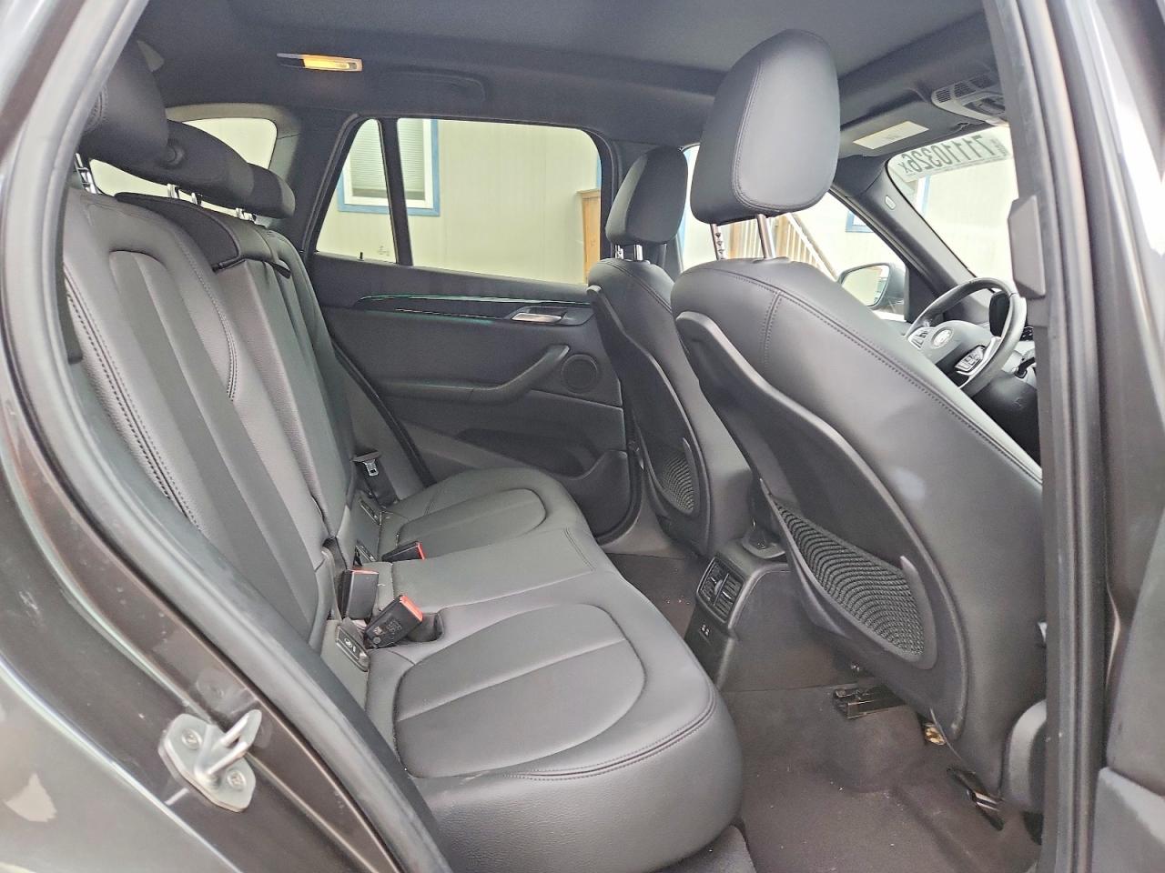 2020 BMW X1 xDrive28I - zdjęcie 11