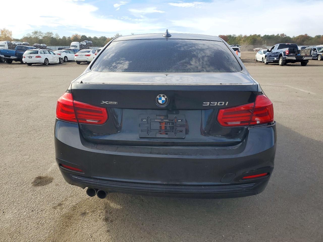 2017 BMW Seria 3 330i - zdjęcie 6