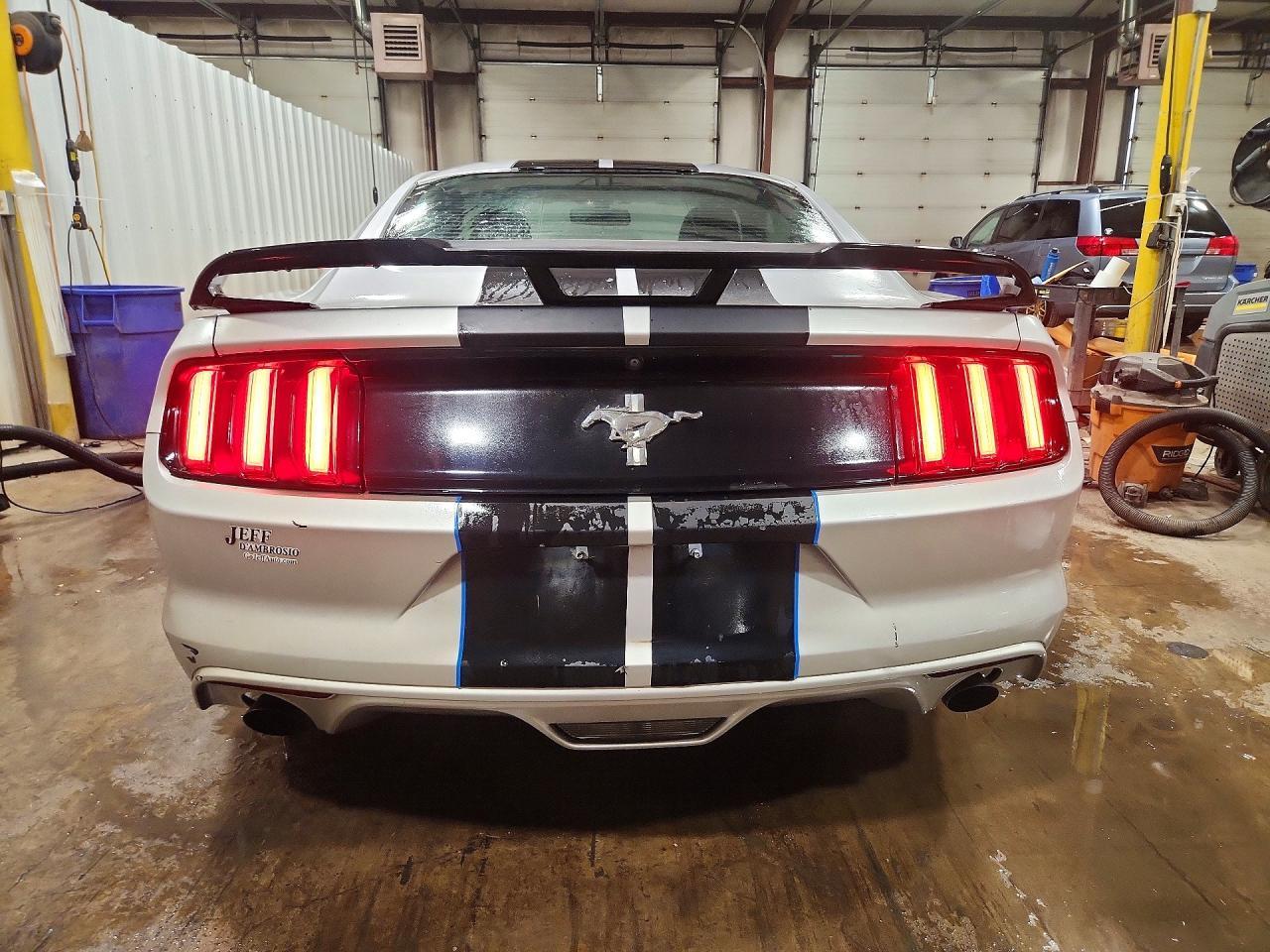 2017 Ford Mustang - zdjęcie 6
