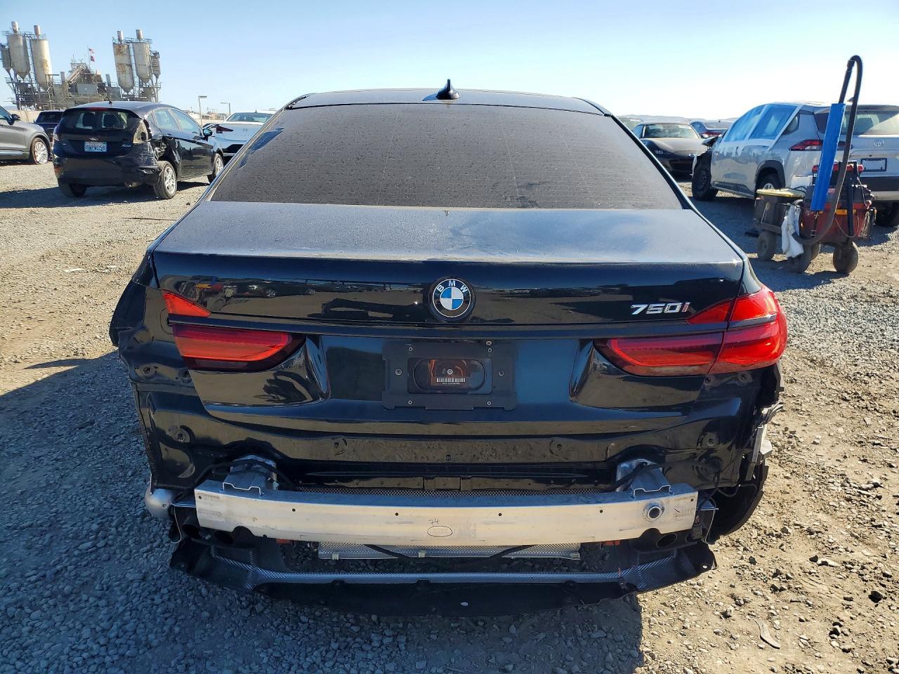 2019 BMW 750 I - zdjęcie 6