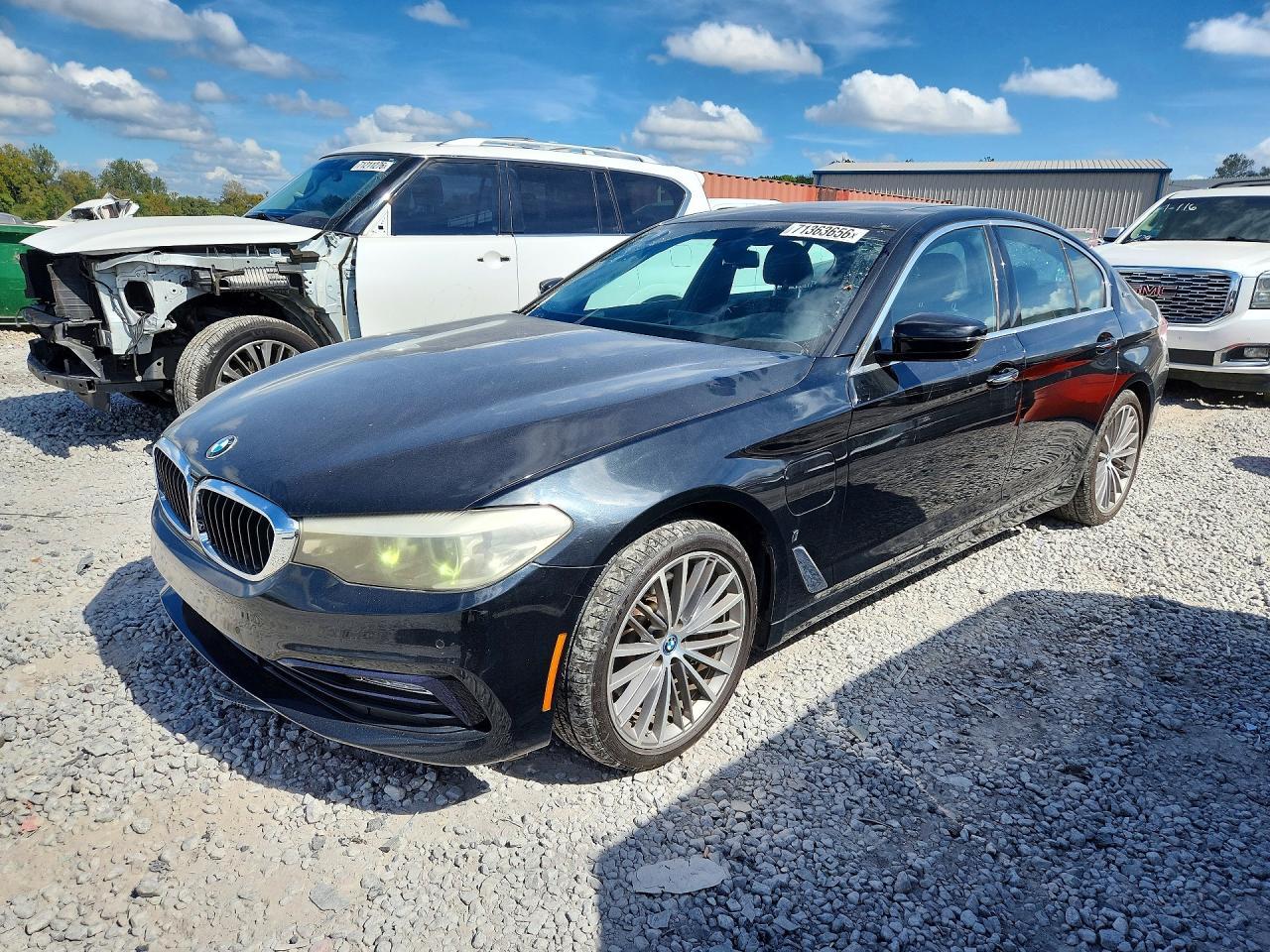 2018 BMW Seria 5 530e - zdjęcie główne
