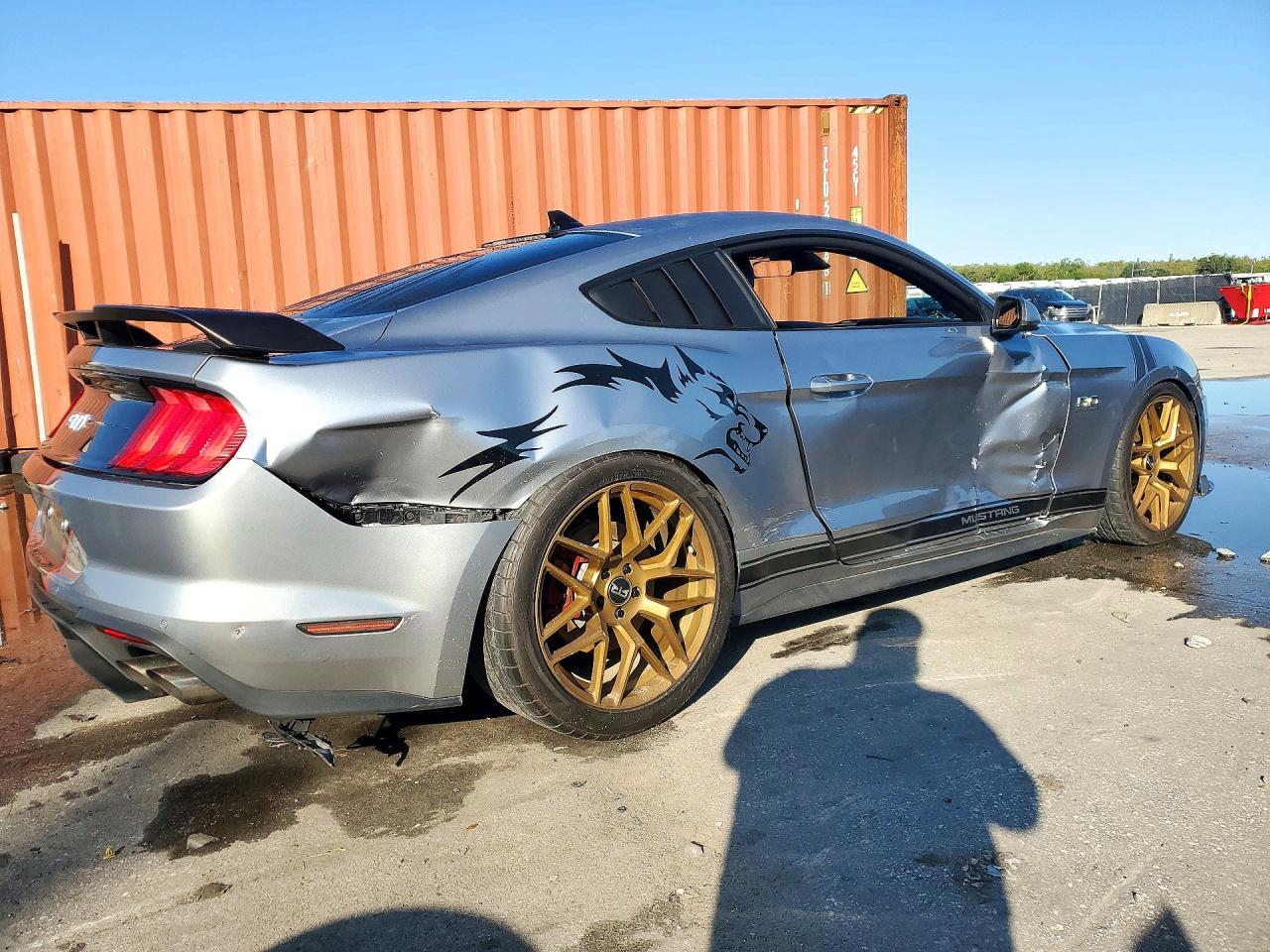 2021 Ford Mustang Gt - zdjęcie 3